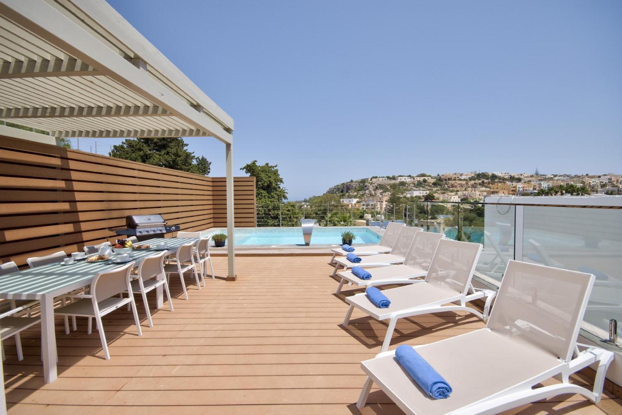 Villa Maltese Luxury - Sunset Infinity Pools, Indoor Heated Pools And More! Mellieħa