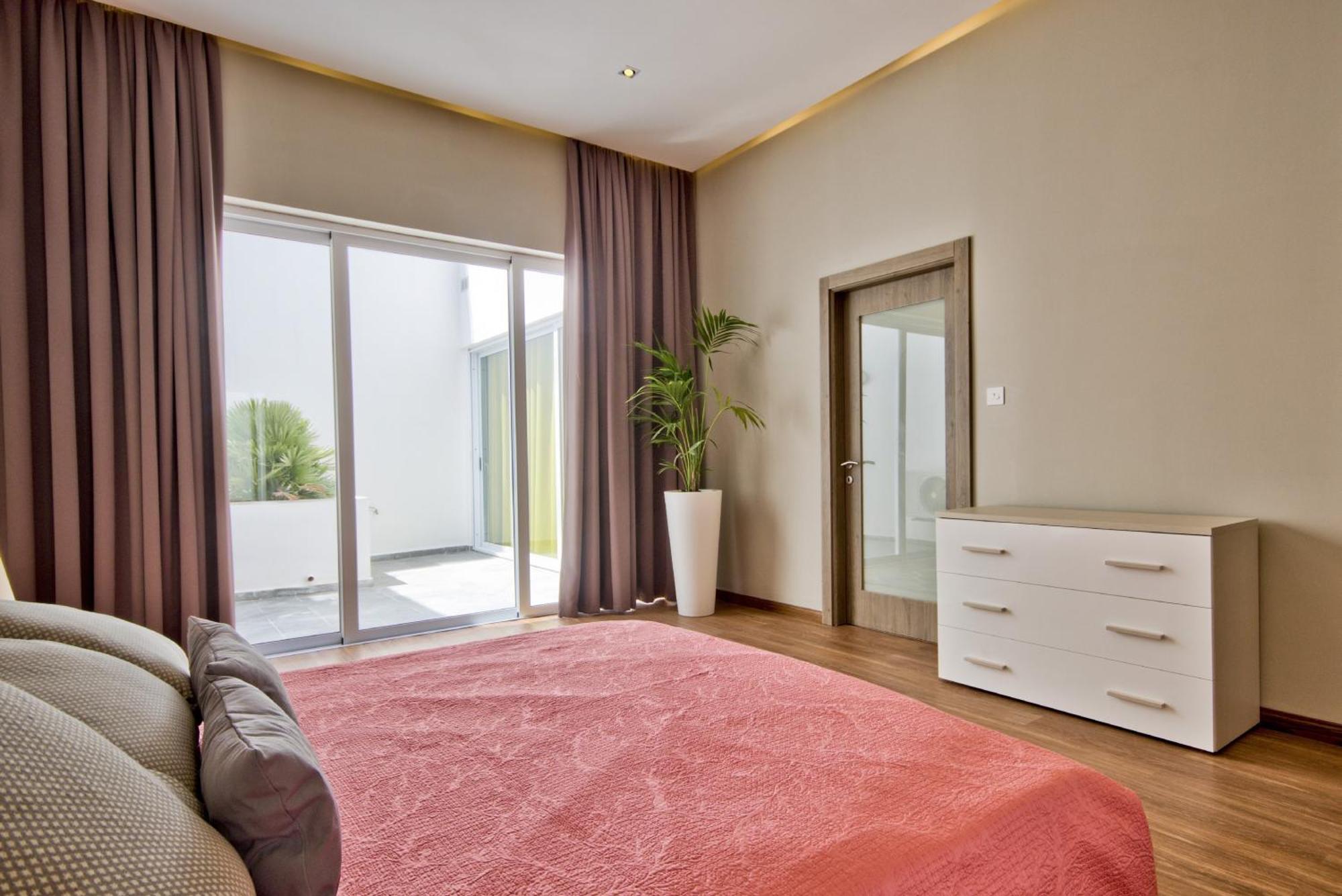 Villa Maltese Luxury - Sunset Infinity Pools, Indoor Heated Pools And More! Mellieħa