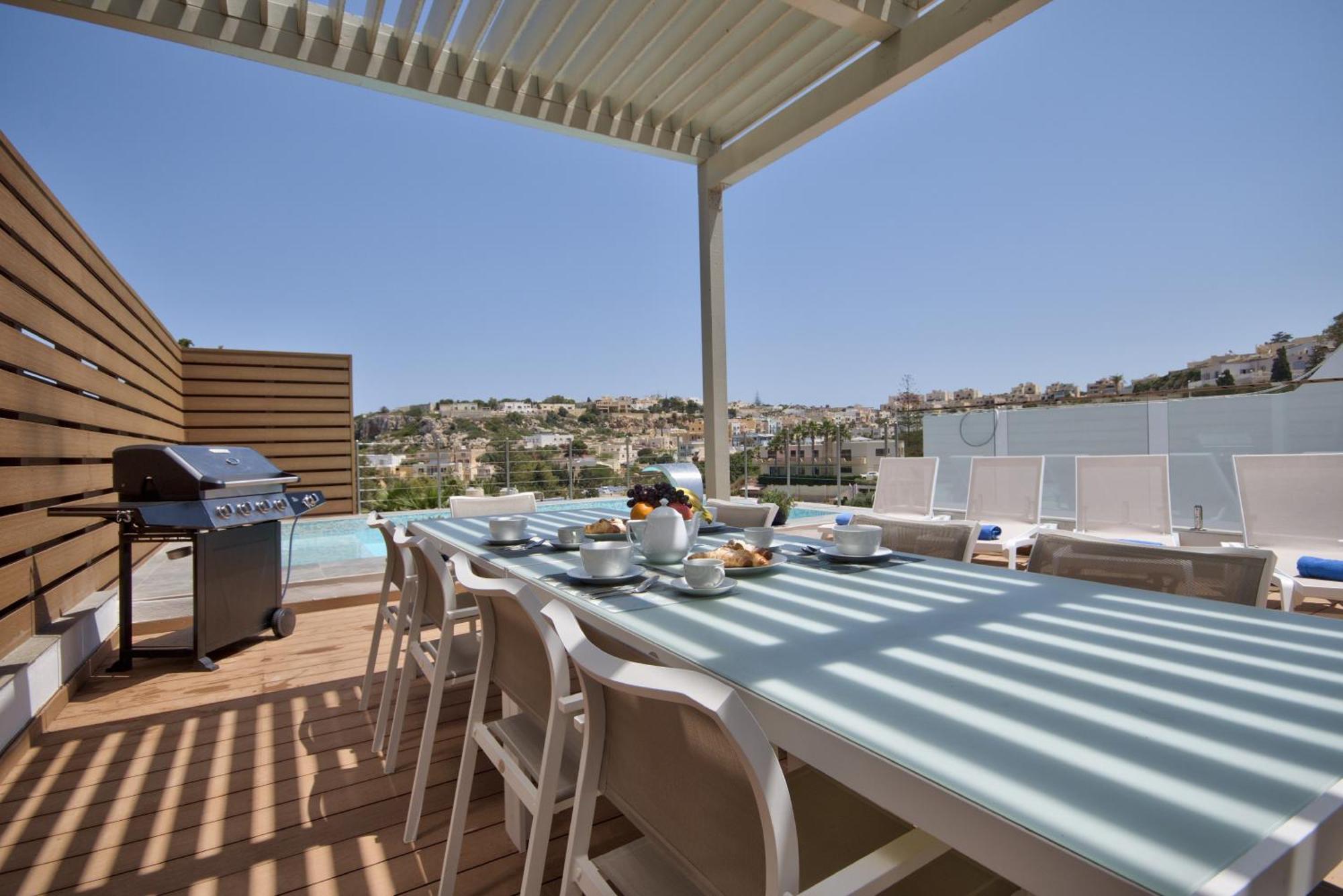 Maltese Luxury - Sunset Infinity Pools, Indoor Heated Pools And More! Mellieħa