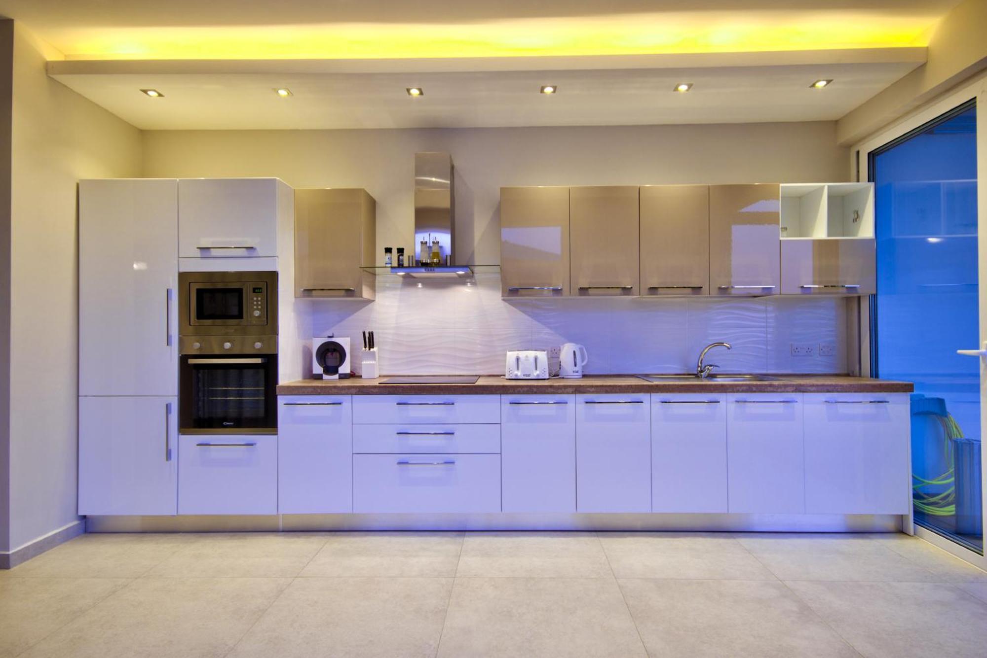 Maltese Luxury - Sunset Infinity Pools, Indoor Heated Pools And More!